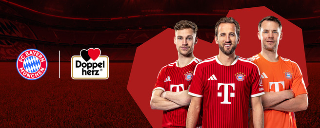 Three football players stand together, wearing the red FC Bayern Munich jerseys. The players are posed confidently, with a large red hexagonal background. Logos for FC Bayern München and Doppelherz are displayed alongside them. The scene is set in a stadium atmosphere.